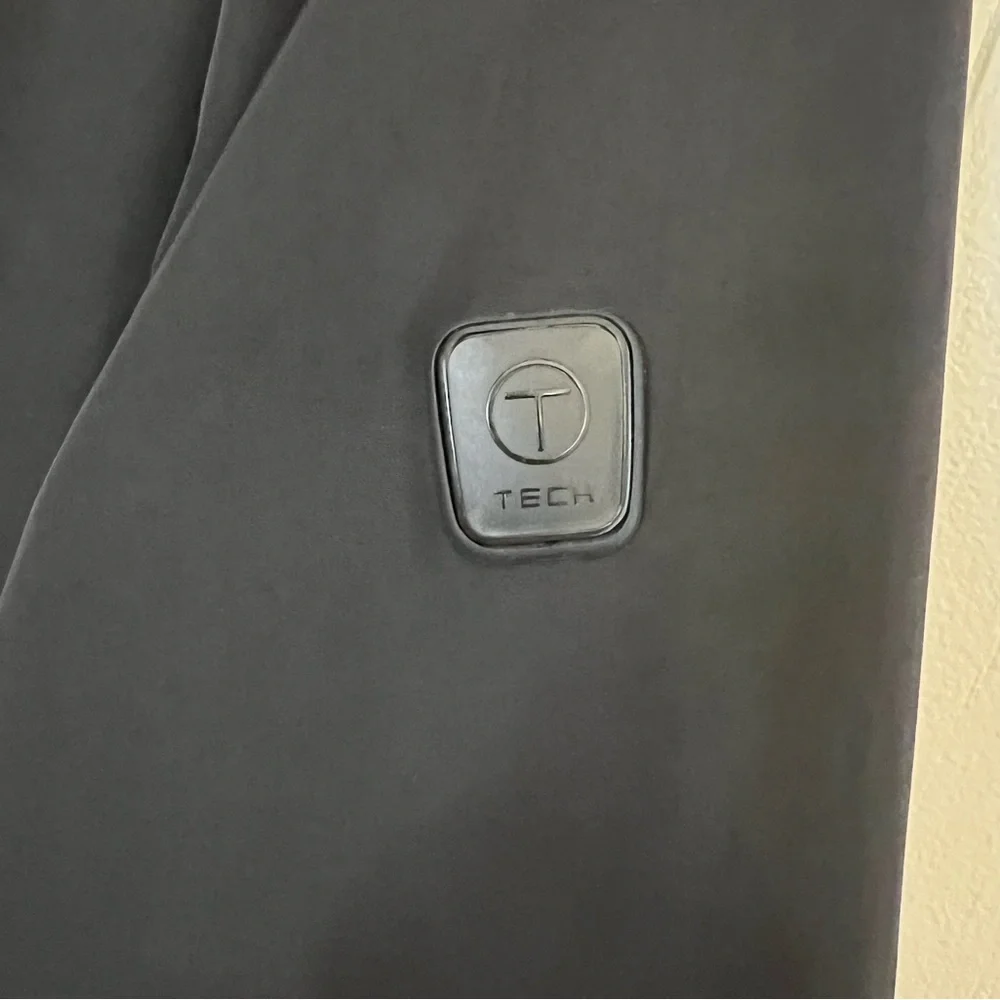 Tumi T Tech‎ quilted insulated commuter jacket with hideaway hood size XL